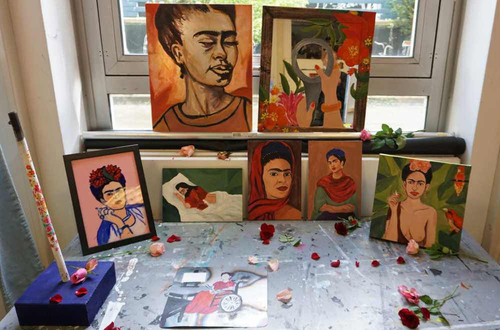 Brontë van der Beek ‘Een kleurrijk bestaan’ over Frida Kahlo (kunstenaar)
